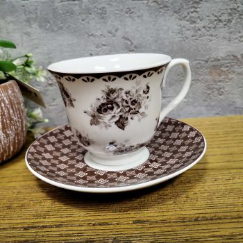 СЕРВИ ЗА КАФЕ И ЧАЙ ОТ 6 ЧАШИ И 6 ЧИНИЙКИ -КАФЯВИ ЦВЕТЯ