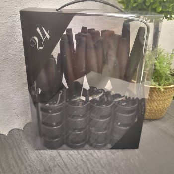 КОМПЛЕКТ ОТ 24 ПРИБОИ ЗА ХРАНЕНЕ В ПЛАСТМАСОВА КОШНИЦА