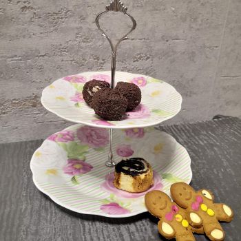 Плато на две нива - Розови рози