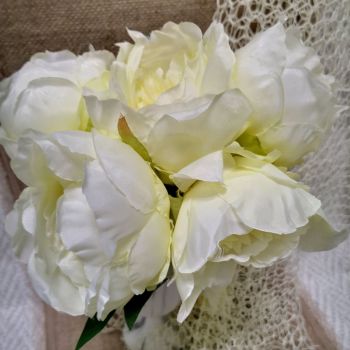 ИЗКУСТВЕН БУКЕТ НЕЖНИ БОЖУРИ