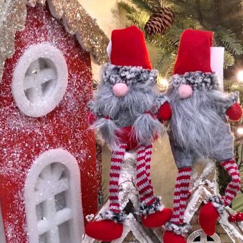 КОМПЛЕКТ 2 БРОЯ СЕДЯЩИ ГНОМЧЕТА С ВИСЯЩИ КРАКА