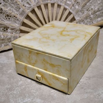 КУТИЯ ЗА БИЖУТА С НАСТОЛНО ОГЛЕДАЛО - ОБЛАЦИ В ЦВЕТОВЕ