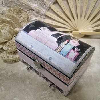 ХАРТИЕНА КУТИЯ ЗА БИЖУТА - КОКЕТНА И КРАСИВА