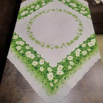 КАРЕ С КРАСИВА ЩАМПА 75см*75см - МАРГАРИТИ В ПОЛЕТО