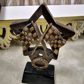 ФИГУРА / НАГРАДА - С БЕНЗИН В КРЪВТА