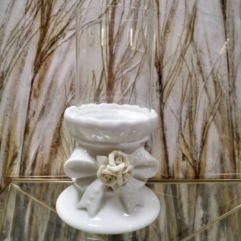 ПОРЦЕЛАНОВ СВЕЩНИК - РОЗИ С ПАНДЕЛКА