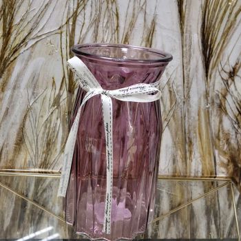 СТЪКЛЕНА ВАЗА - ЦВЯТ И ЕФИРНОСТ