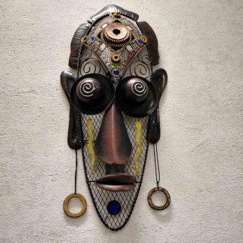 МЕТАЛНА СТЕНННА ДЕКОРАЦИЯ МАСКА  - ЦВЕТНИ АКЦЕНТИ