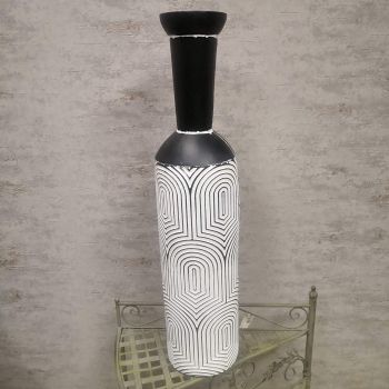 МЕТАЛНА ВАЗА - ЧЕРНО-БЯЛА ФЕЕРИЯ