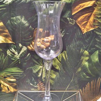 СТЪКЛЕНА ВАЗА НА СТОЛЧЕ  - ПРОЗРАЧНИ ПРОСТРАНСТВА