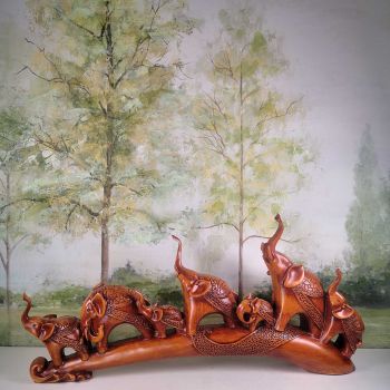 СТАТУЕТКА РЕДИЦА ОТ СЛОНЧЕТА - СИЛАТА НА ЕДИНСТВОТО