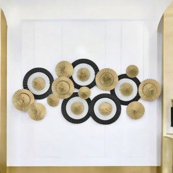 Стенно пано - черно и златно