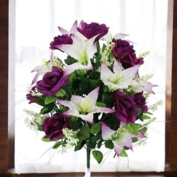 БУКЕТ ОТ РОЗИ И ЛИЛИУМИ 64 СМ 