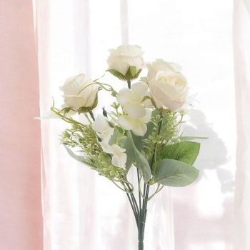 БУКЕТ  КРЕМАВИ РОЗИ