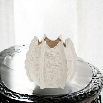 ВАЗА - КЕРАМИКА В БЯЛО