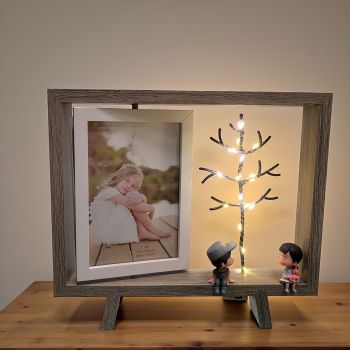 РАМКА ЗА СНИМКА СЪС СВЕТЕЩ ЕЛЕМЕНТ И ДЕКОРАЦИЯ - МИГ ЗА ВЕЧНОСТ 