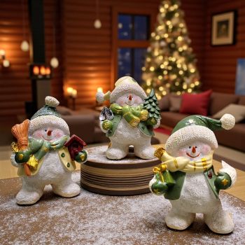 КОЛЕДНА ФИГУРКА СНЕЖКО 13см / различни видове / - СНЕЖНИ ЛУДОРИИ