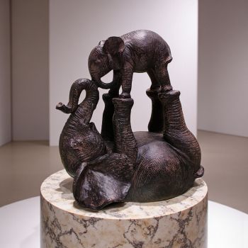 ФИГУРА СЛОНОВЕ - ЛЮБОВ И НЕЖНОСТ В САВАНАТА