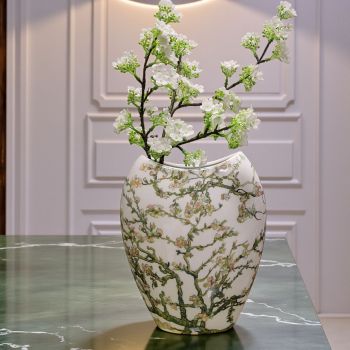 ПОРЦЕЛАНОВА ВАЗА  ПО КАРТИНА НА ВАН ГОГ - ЦЪФНАЛИ БАДЕМИ / бял фон /