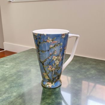 ПОРЦЕЛАНОВА ЧАША ЗА ШРАПЕ / ЧАЙ  500мл ПО КАРТИНА НА ВАН ГОГ - ЦЪФНАЛИ БАДЕМИ син фон