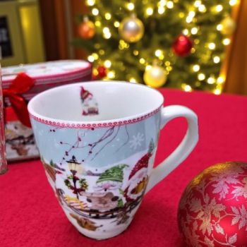 КОЛЕДНА ЧАША - ПОМОЩНИЦИТЕ НА ДЯДО КОЛЕДА