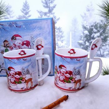 КОЛЕДНА ЧАША С ЛЪЖИЧКА / комплект 2 броя / - ВЕСЕЛИТЕ СНЕЖКОВЦИ 