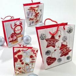 КОЛЕДНА ПОДАРЪЧНА ТОРБИЧКА 28см*18см*10см / 4 дизайна / - БЛЯСЪК В ЧЕРВЕНО 
