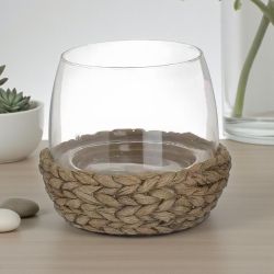 ПРОТИВОВЕТРЕН СВЕЩНИК - ПЛЕТЕНИЦА ОТ СВЕТЛИНА