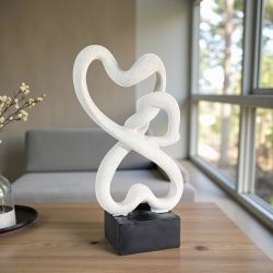 ФИГУРА ПРЕПЛЕТЕНИ СЪРЦА - НИШКИ ОТ НЕЖНОСТ И СТРАСТ