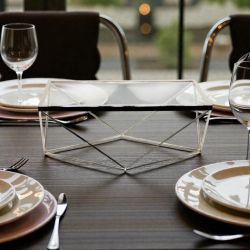 ЛУКСОЗЕН СТЪКЛЕН ПОДНОС / ТАБЛА С МЕТАЛНА ОСНОВА