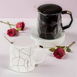 ЧАША С КАПАЧЕ И ЛЪЖИЧКА - ЧЕРНО-БЯЛА СТРАСТ