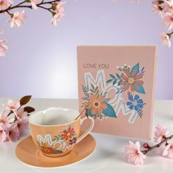 ПОДАРЪЧЕН КОМПЛЕКТ ЧАША, ЧИНИЙКА И ЛЪЖИЧКА - ОБИЧАМ ТЕ, МАМО