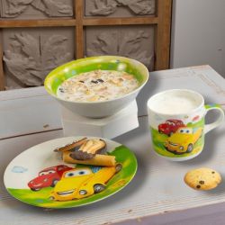 ДЕТСКИ СЕРВИЗ ЗА ХРАНЕНЕ С КОЛИТЕ  "НАЙ-БЪРЗ НА ПИСТАТА" - ЛЮБИМИ ГЕРОИ