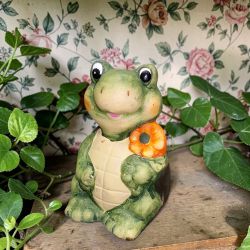 ФИГУРКА КОСТЕНУРЧЕ - С ЦВЕТЕ И УСМИВКА