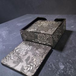 ПОДЛОЖКИ ЗА ЧАШИ КОМПЛЕКТ ОТ 6 броя КВАДРАТНИ - СРЕБЪРНИ ОТЛЯСЪЦИ