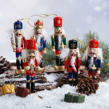 КОМПЛЕКТ ОТ 6 БРОЯ КОЛЕДНИ ИГРАЧКИ - ЛЕШНИКОТРОШАЧКАТА