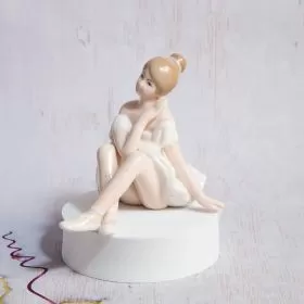 ПОРЦЕЛАНОВА ФИГУРА БАЛЕРИНА - ИЗЯЩНОСТ И ФИНЕС