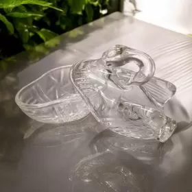 СТЪКЛЕНА ЗАХАРНИЦА ЛЕБЕД - СЛАДОСТ ОТ КРАСОТА