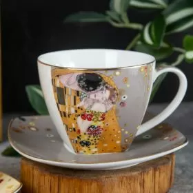 КОМПЛЕКТ ЗА ДВАМА ЗА КАФЕ ИЛИ ЧАЙ - ЦЕЛУВКАТА НА ГУСТАВ КЛИМТ / сиво-бежав нюанс /