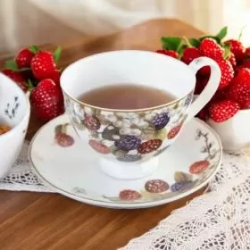 КОМПЛЕКТ ЗА ДВАМА ЗА КАФЕ / ЧАЙ - ВЕРИ БЕРИ