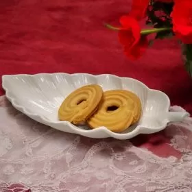 ПОРЦЕЛАНОВО БЯЛО ПЛАТО ЛИСТО