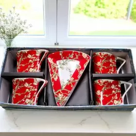 СЕРВИЗ ЗА КАФЕ ЕСПРЕСО 60 мл /4 чаши + 4 чинии /  ПО КАРТИНА НА ВАН ГОГ - ЦЪФНАЛИ БАДЕМИ червен фон