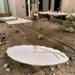 ПЛАТО ЕЛИПСА 28см - СЪВЪРШЕНСТВО В РОЗОВИ ЛИСТЕНЦА