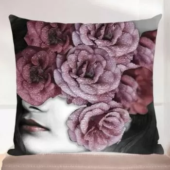 Декоративна възглавница - лилави цветя