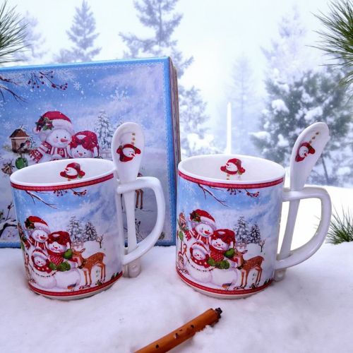 КОЛЕДНА ЧАША С ЛЪЖИЧКА / комплект 2 броя / - ВЕСЕЛИТЕ СНЕЖКОВЦИ 