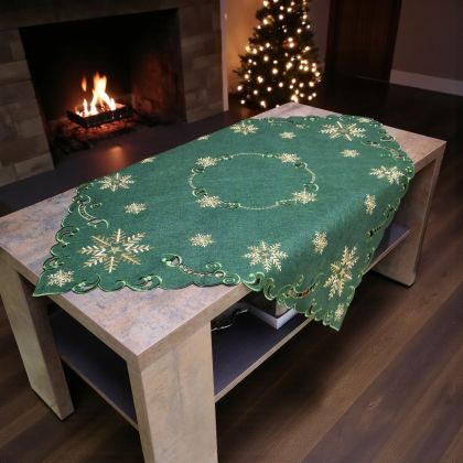 КОЛЕДНО КАРЕ С БРОДЕРИЯ 90см*90см - ЗЛАТНИ СНЕЖИНКИ В ГОРАТА