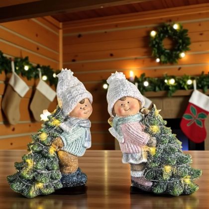 КОМПЛЕКТ ОТ 2 БРОЯ СВЕТЕЩИ ФИГУРКИ ДЕЦА - ЕЛХА ЗА ПРАЗНИКА