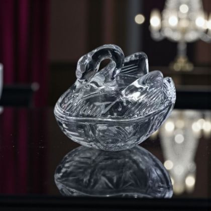 СТЪКЛЕНА ЗАХАРНИЦА ЛЕБЕД - СЛАДОСТ ОТ КРАСОТА