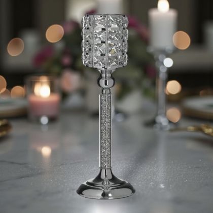 СВЕЩНИК В СРЕБРИСТО СЪС СРЕБЪРНИ КАМЪНИ
