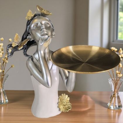 ПОДНОС МОМИЧЕ - ПЕПЕРУДЕНИ МЕЧТИ